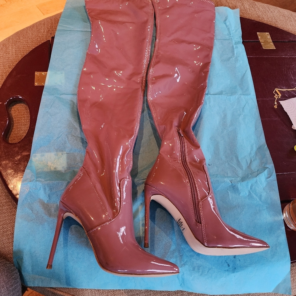Steve Madden Stylish Women's Mauve Patent Thigh High Heeled Boots
